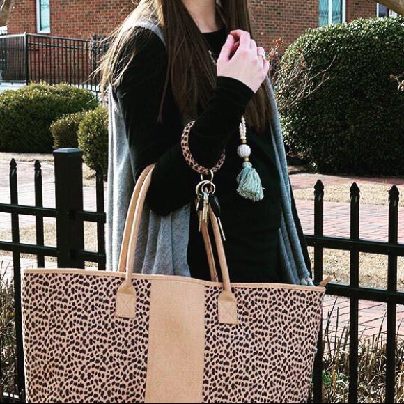 Arm Keyring keychain houndstooth GIFT *NWT - Picture 2 of 5